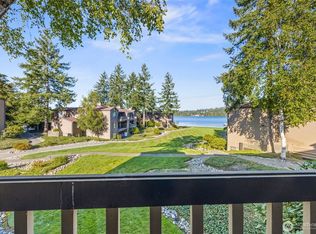 17442 NE 40th Pl #D3, Redmond, WA 98052