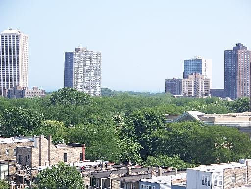 1st image of 5647 N Clark Ave #401