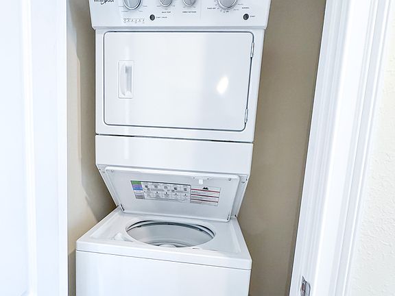 5th image of 1805 N Mitchell Ave #B