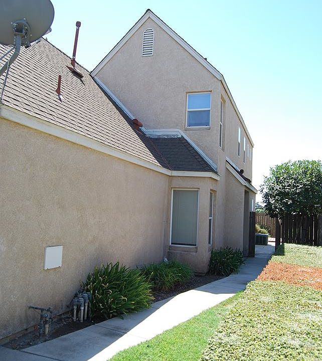 2nd image of 3600 And 3610 Nadia Ct.