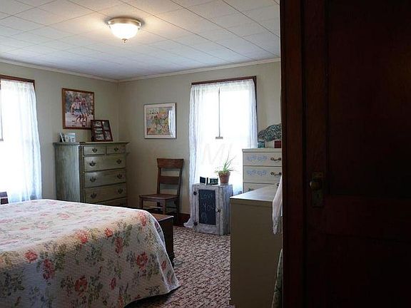 4th image of 61464 Moores Ln