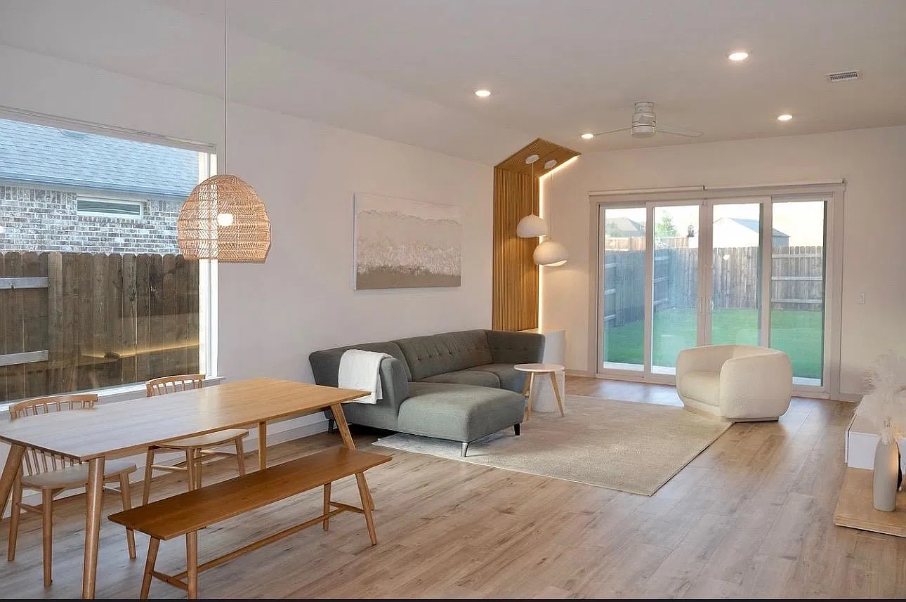 4 bed, 2.0 bath, 1845 sqft, $2,200 — Photo 2