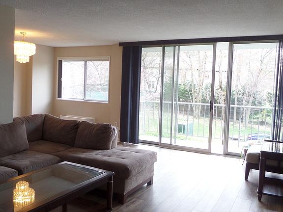 3rd image of 2059 Huntington Ave APT 214