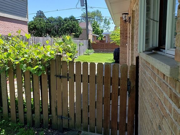3rd image of 8513 W Clara Dr