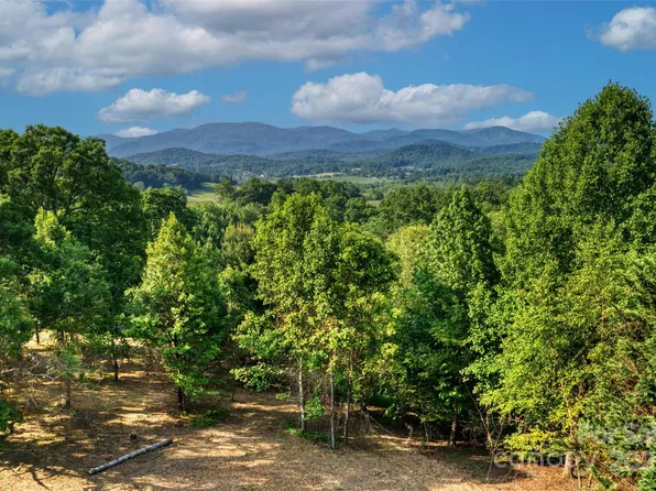 Smith Knolls Rd, Fairview, NC 28730