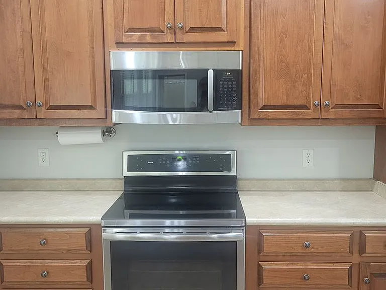 5196 Carlton Ridge Cir — Photo 12
