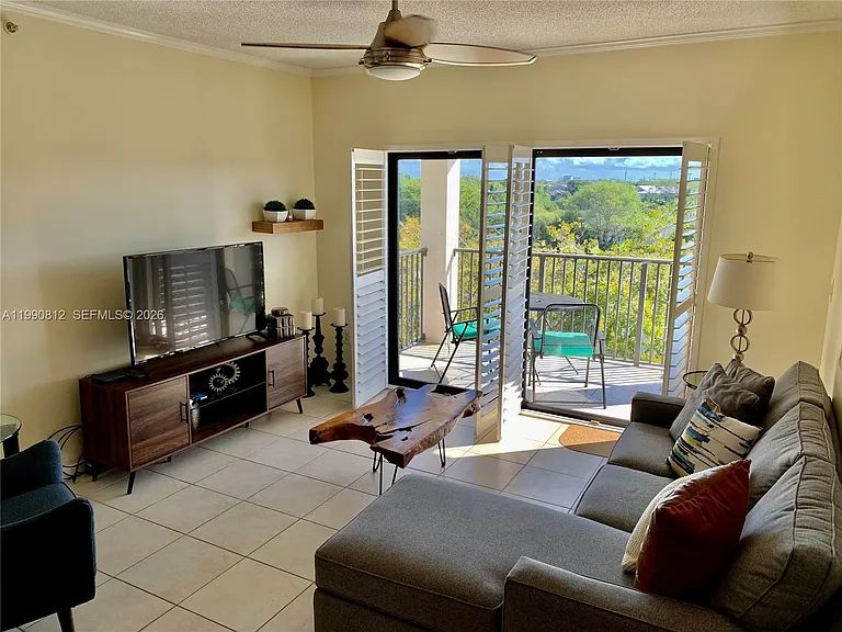 2105 Lavers Cir #501 — Photo 7