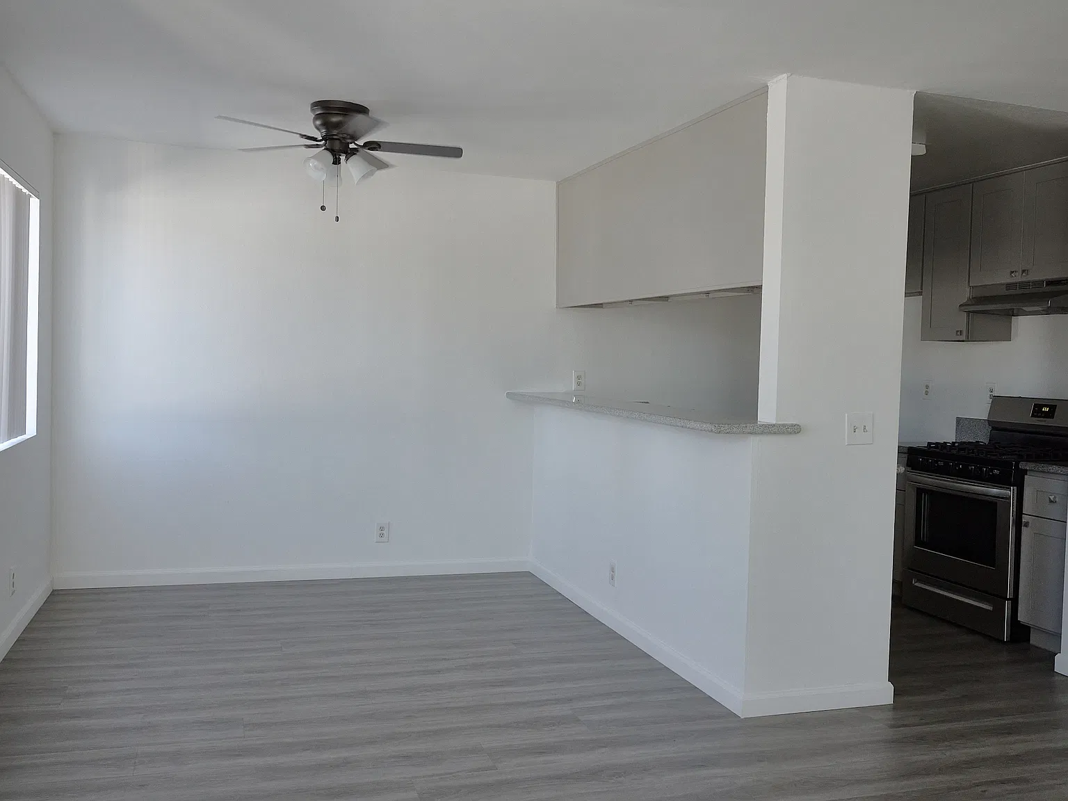 6138 Afton Place — Photo 2