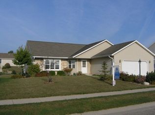 964 Spring Waters Dr, Oconomowoc, WI 53066