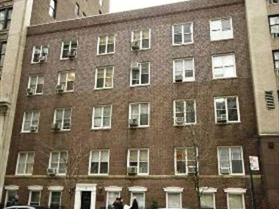 5th image of 22 Irving Pl APT 4-D