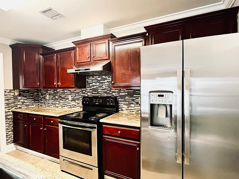 204 King Arthurs Way — Photo 3