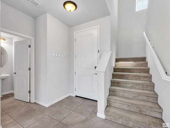 4th image of 7046 Diversey Dr