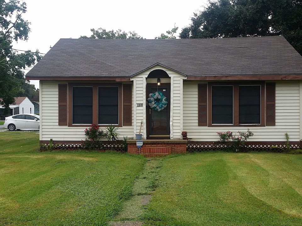 1st image of 2440 7th Ave