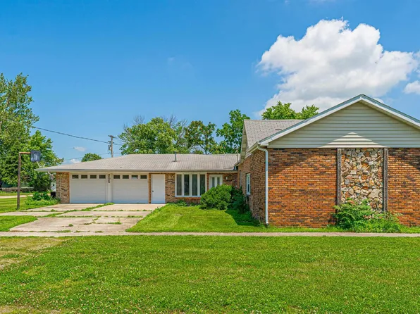 205 E Pine St, Broadwell, IL 62634