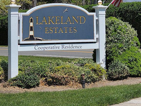 3rd image of 328 Lakeland Avenue #1A