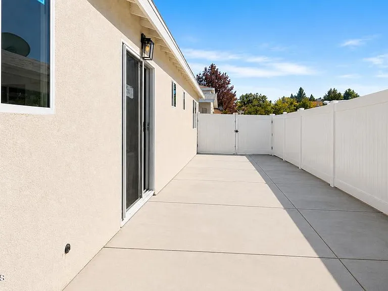 6256 Satsuma Ave — Photo 11