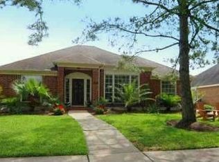 1904 Triple Mast Cir, League City, TX 77573