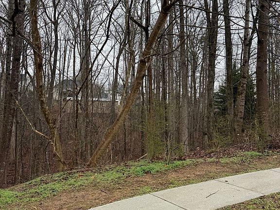 3rd image of 4638 Enfield Dr