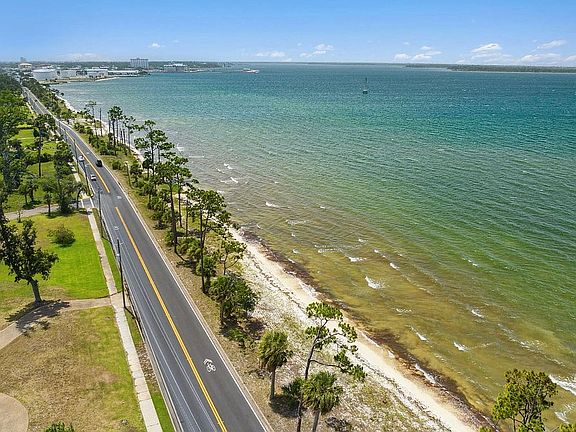 Beach drive 2 blocks away