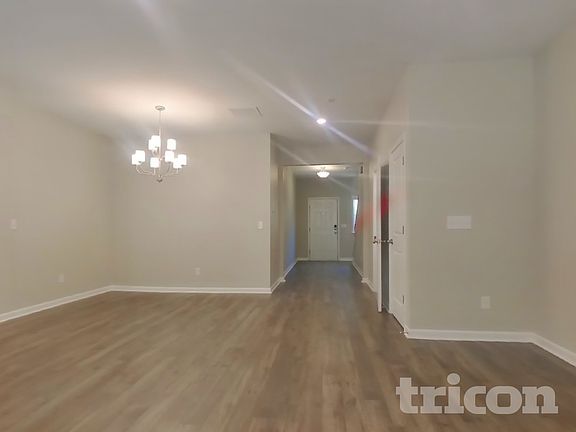 3rd image of 196 Chapelcrest Ln