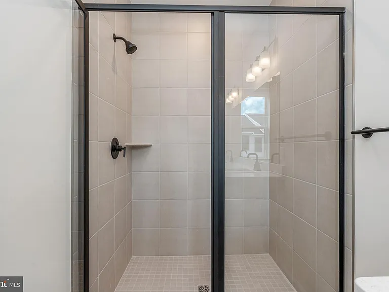 1210 Parker Blvd — Photo 33