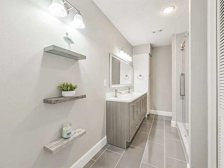 14111 Misty Meadow Ln — Photo 26
