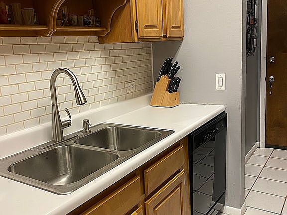 4th image of 5500 Hillcrest Ln APT 4G