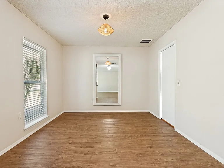 16006 Eagleway St — Photo 13