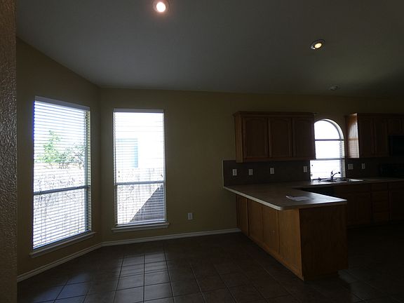 4th image of 14117 Sierra Vista Way