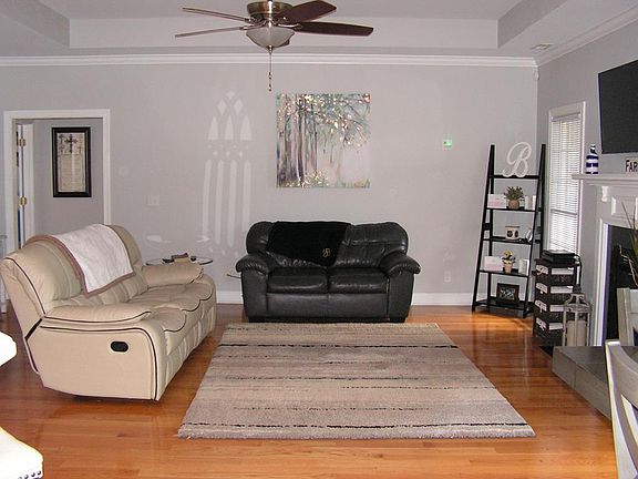 4th image of 713 Cedar Hill Dr