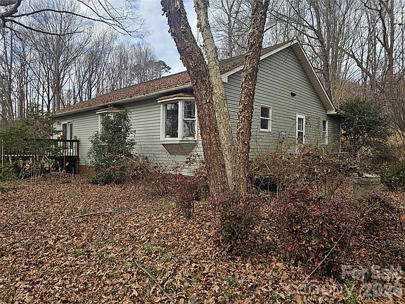 4th image of 130 Eagles Nest Ln