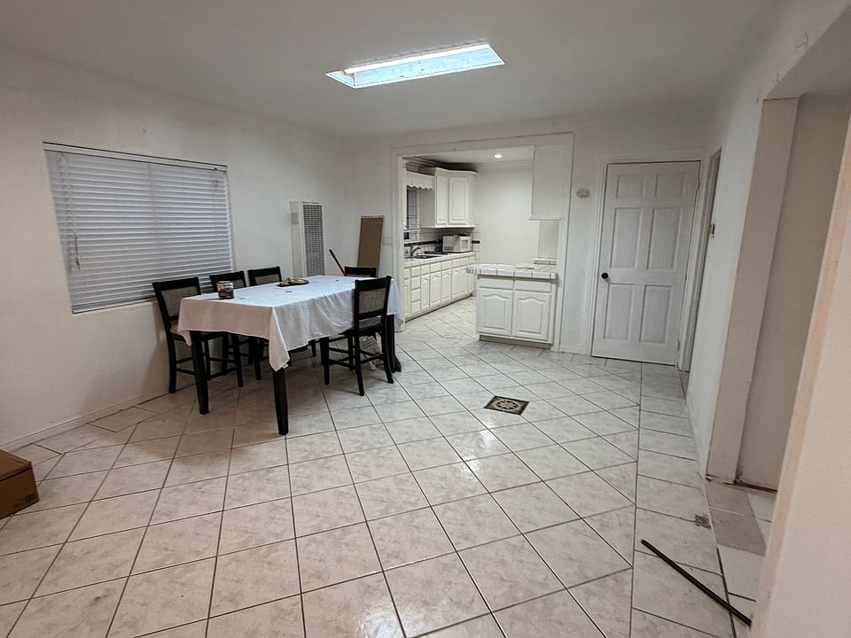 1st image of 1517 E 52nd St #2