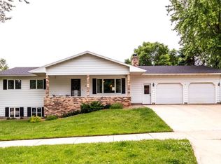 2451 Meadow Hills Dr SW, Rochester, MN 55902