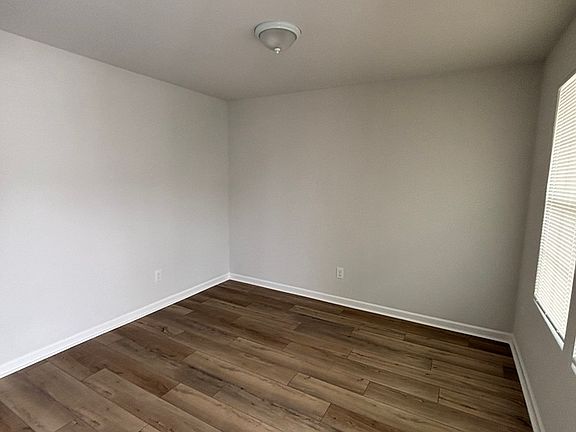 3rd image of 364 Hardwick Dr