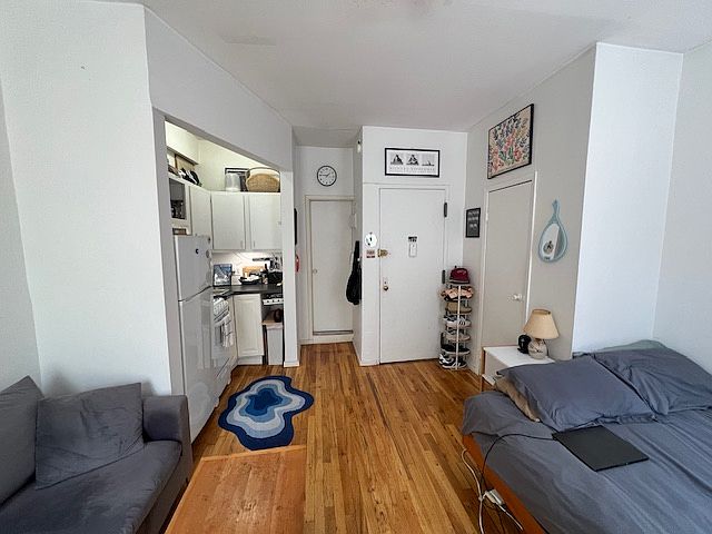 2nd image of 93 E 7th St #1F