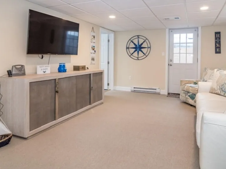 16 Harborview Dr — Photo 6