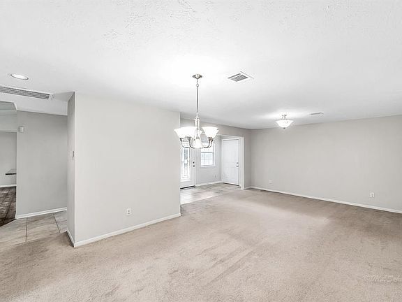 4th image of 1410 Evergreen Ct