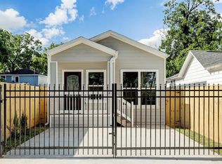 127 E 31st 1/2 St, Houston, TX 77018