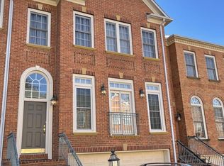 8027 Kidwell Town Ct, Vienna, VA 22182