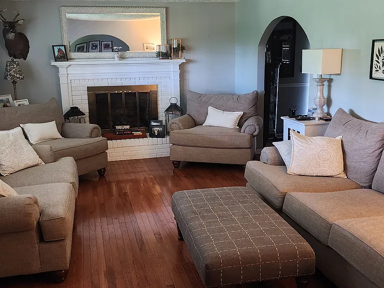 166 Brookview Dr — Photo 5