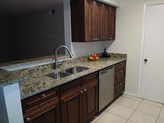 3rd image of 815 W Boynton Beach Blvd #104