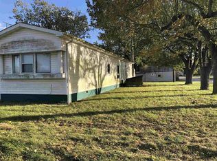 1132 Maple St, Mitchell, IN 47446