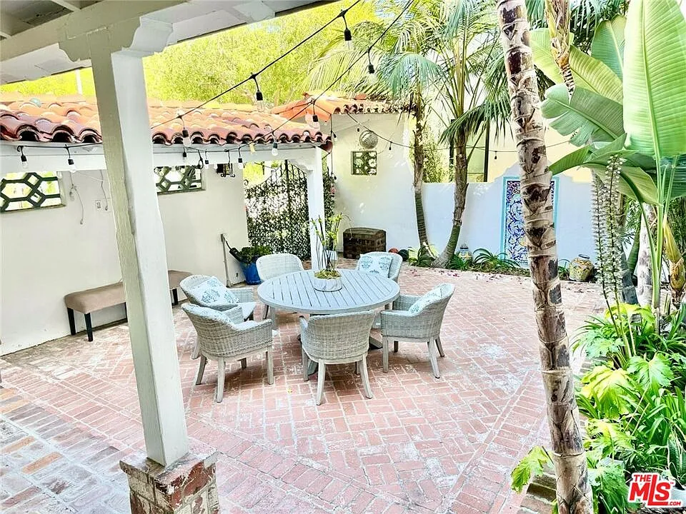 6 bed, 6.5 bath, 4500 sqft, $15,500 — Photo 2