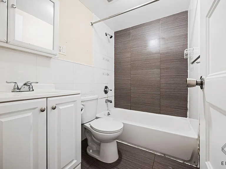 63 Pulaski St #1A — Photo 16
