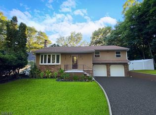 14 Skidmore Trl, Hopatcong, NJ 07843