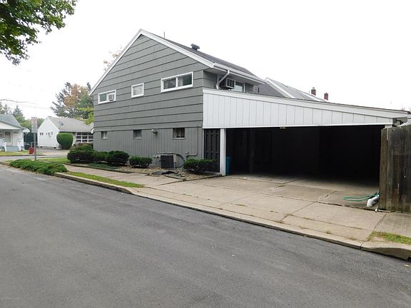 2nd image of 810 Woodland Dr