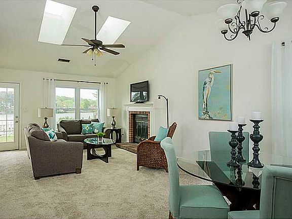 4th image of 2013 Haviland Dr