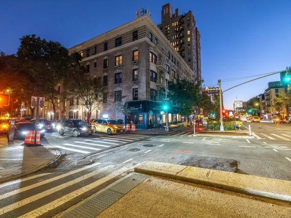 360 West 21st Street image 17 of 21