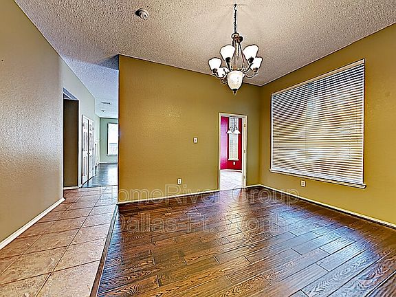 4th image of 1219 Aylesbury Dr