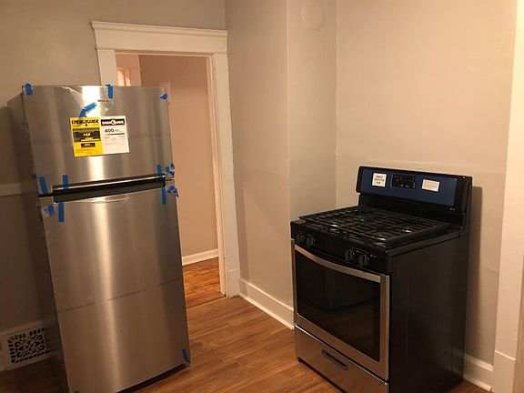 5th image of 1295 W 106th St Unit 2